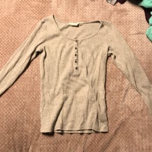 Long sleeve grey shirt